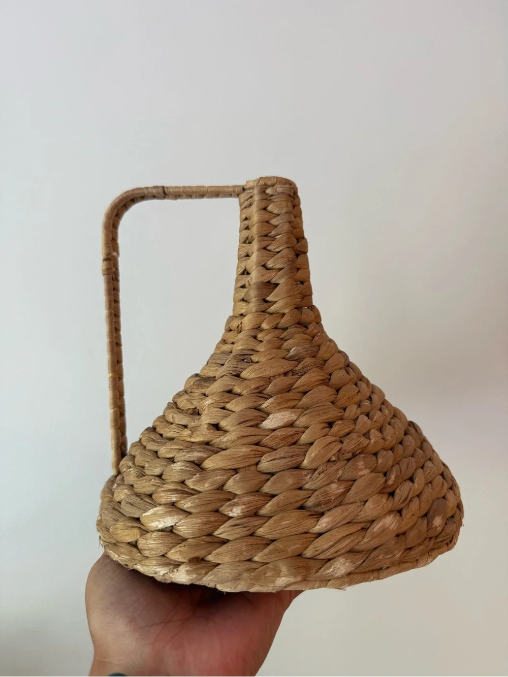 Woven Seagrass‎ basket decor
